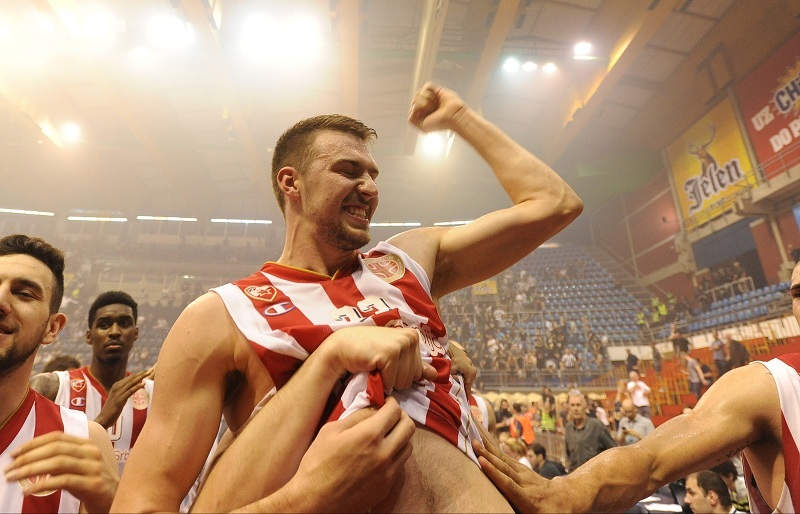 Гудурић тројком о таблу довео Звезду на корак од одбране трона